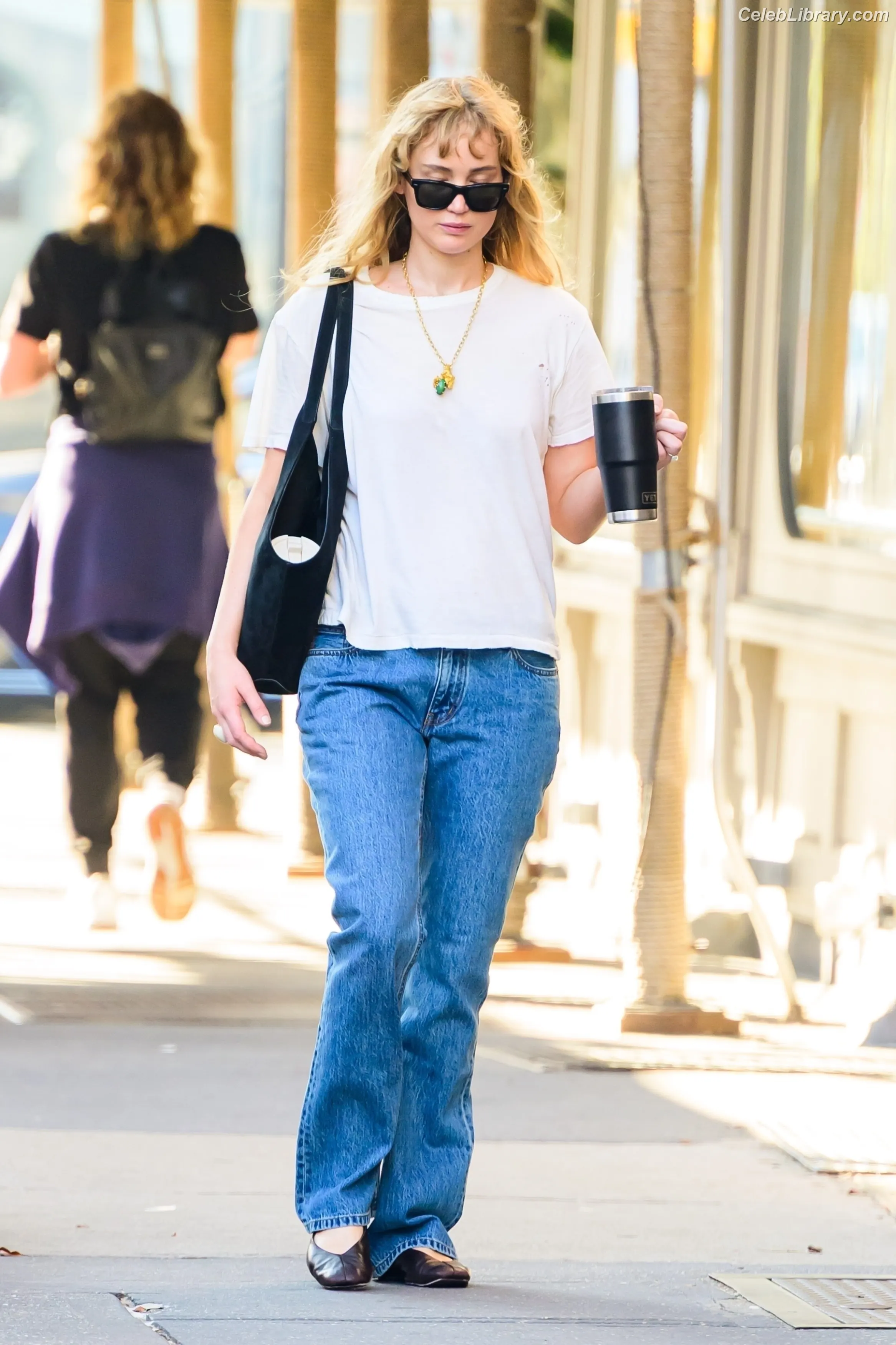 Jennifer Lawrence photo 17 of 1551