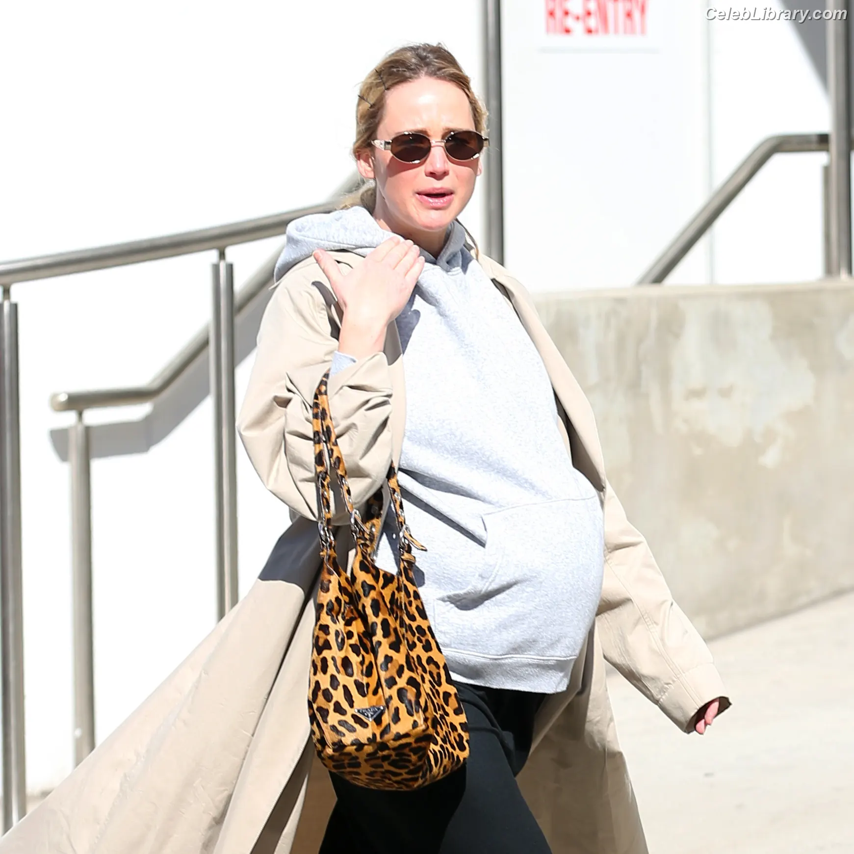 Jennifer Lawrence photo 5 of 1551