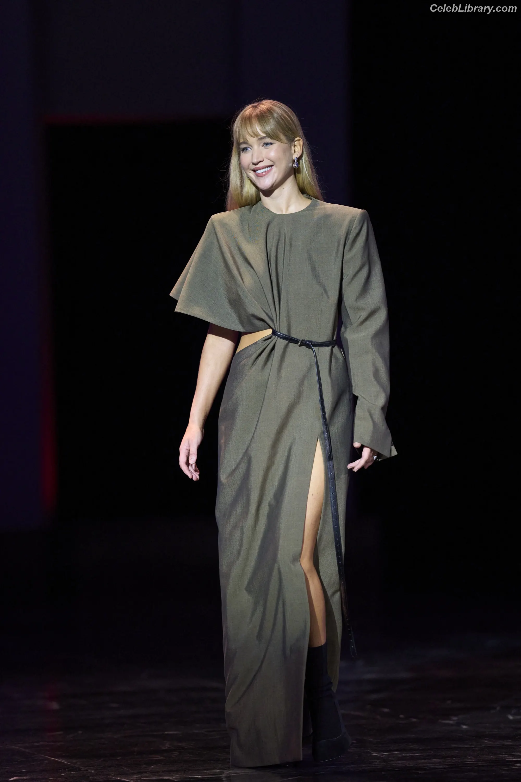 Jennifer Lawrence photo 6 of 1551