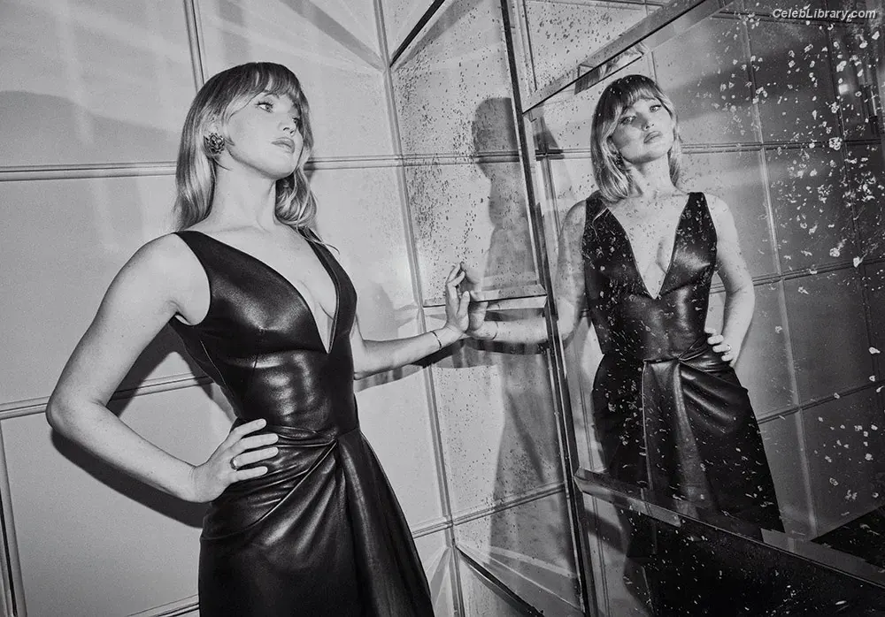Jennifer Lawrence photo 17 of 1551