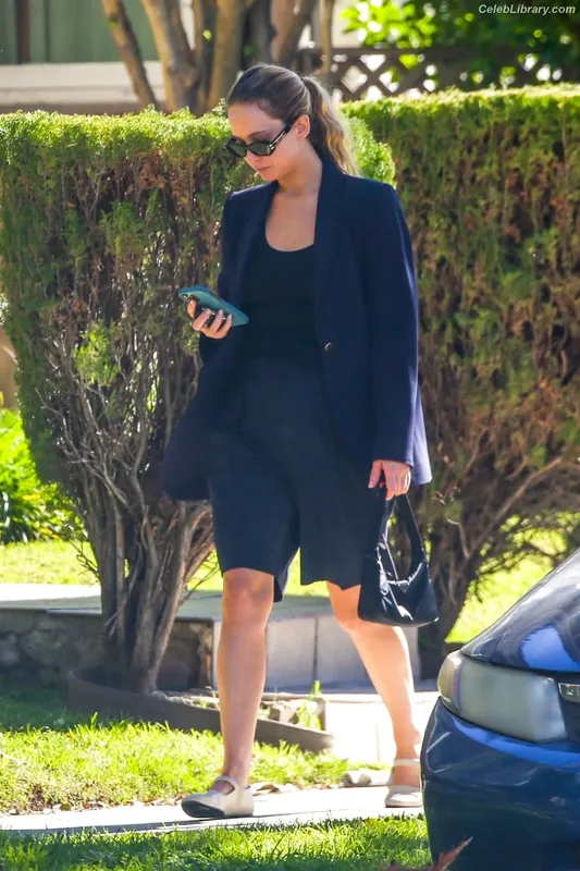 Jennifer Lawrence photo 21 of 1552