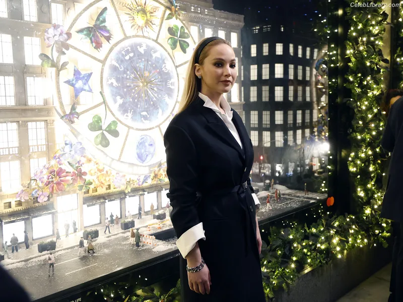 Jennifer Lawrence photo 12 of 1552