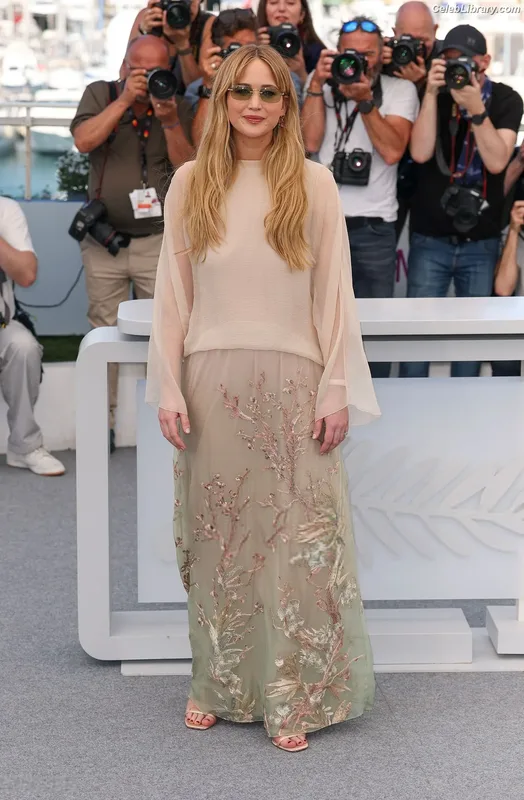 Jennifer Lawrence photo 19 of 1552