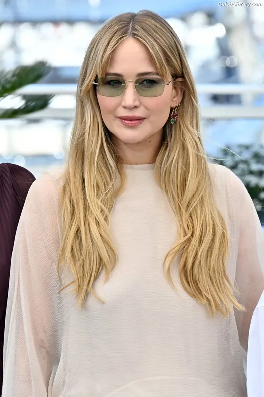Jennifer Lawrence photo 10 of 1552