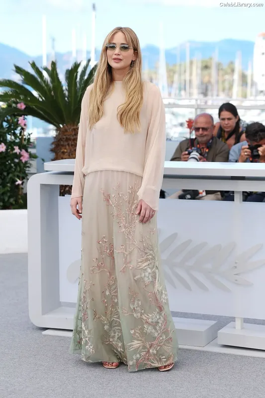 Jennifer Lawrence photo 13 of 1552
