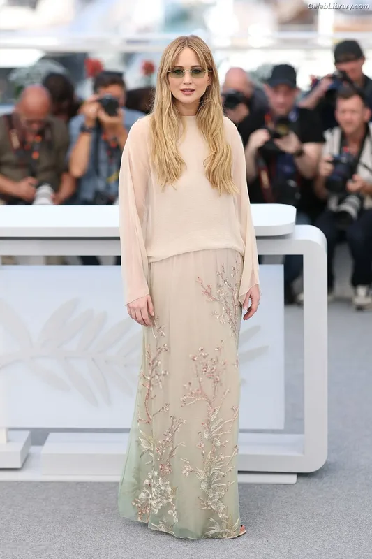 Jennifer Lawrence photo 20 of 1552