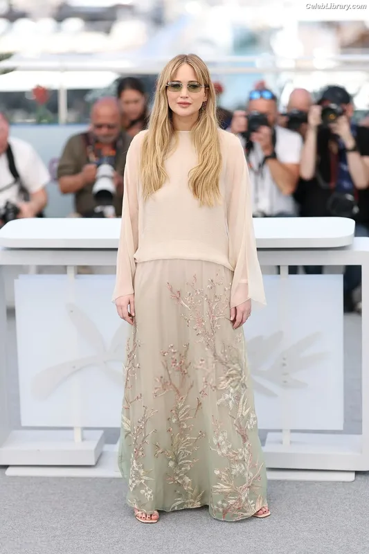 Jennifer Lawrence photo 22 of 1552