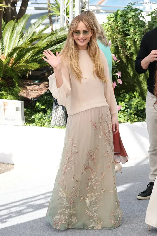 Jennifer Lawrence photo 2 of 1552