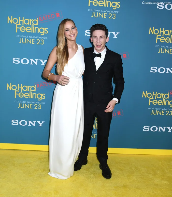 Jennifer Lawrence photo 10 of 1552