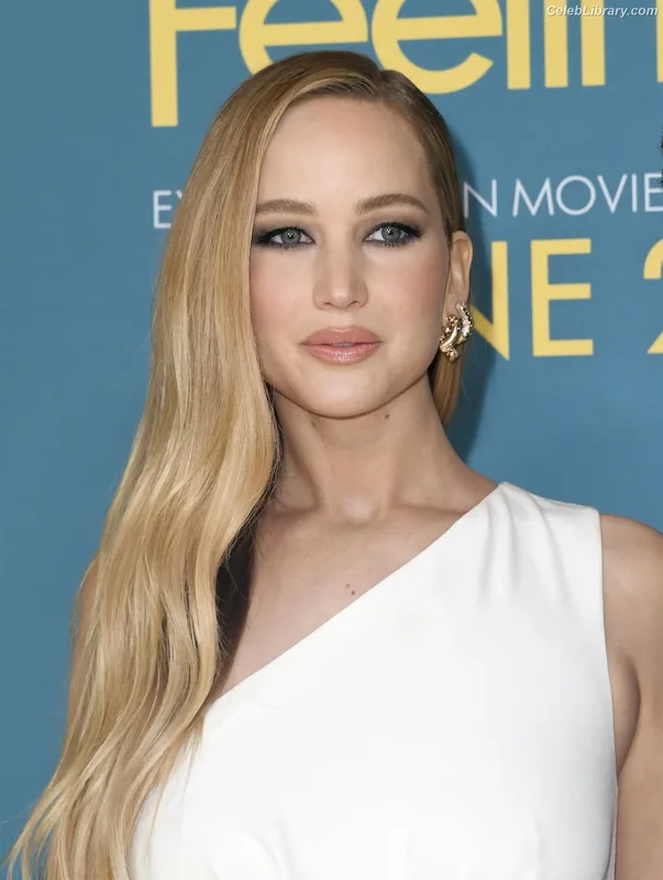Jennifer Lawrence photo 4 of 1552