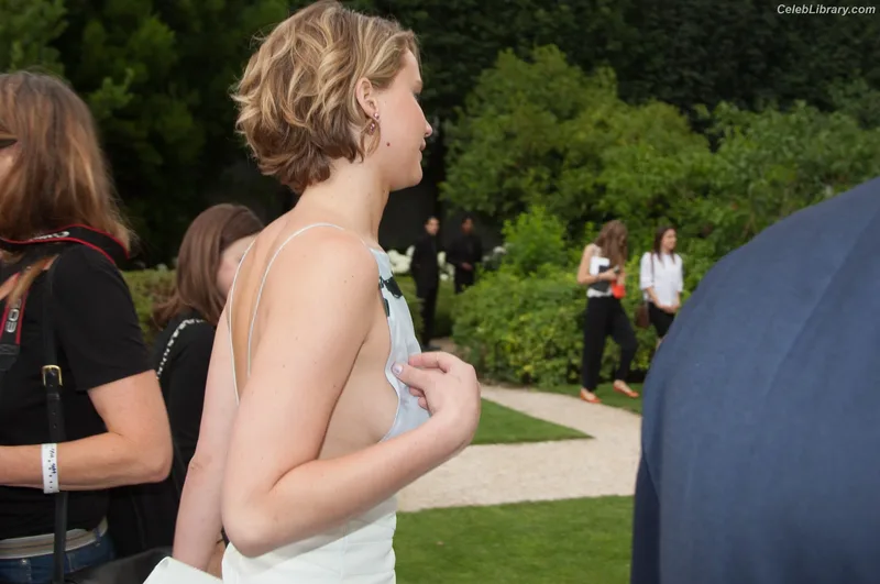 Jennifer Lawrence photo 9 of 1552
