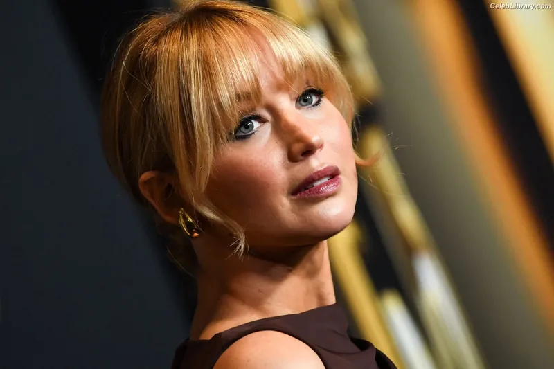 Jennifer Lawrence photo 13 of 1552