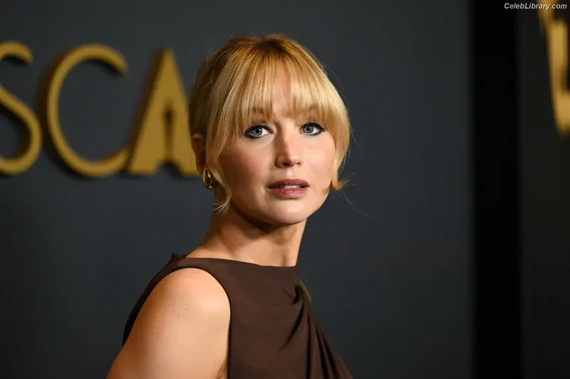Jennifer Lawrence photo 15 of 1552