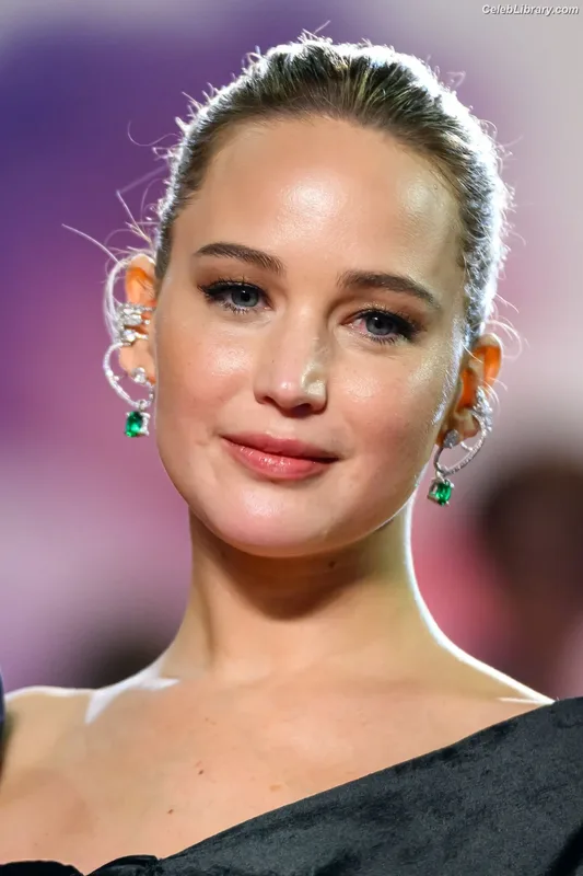 Jennifer Lawrence photo 9 of 1552