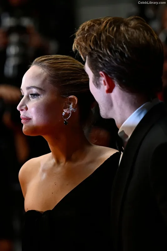 Jennifer Lawrence photo 12 of 1552