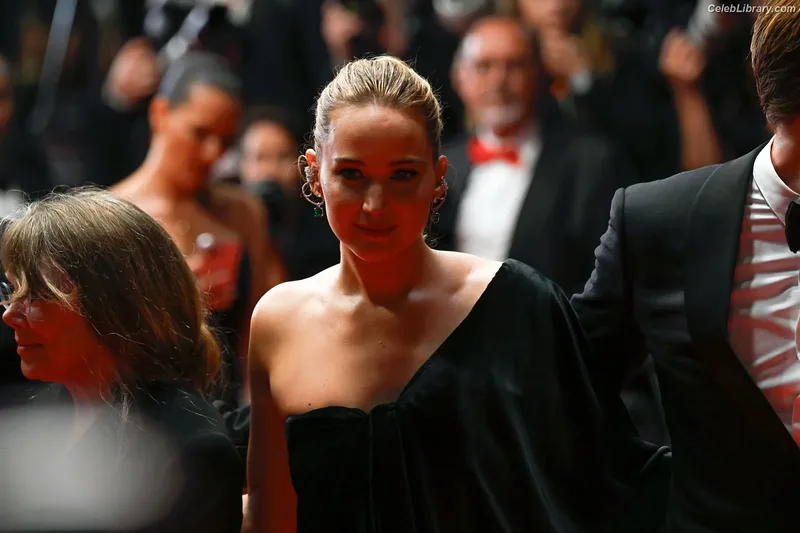 Jennifer Lawrence photo 20 of 1552