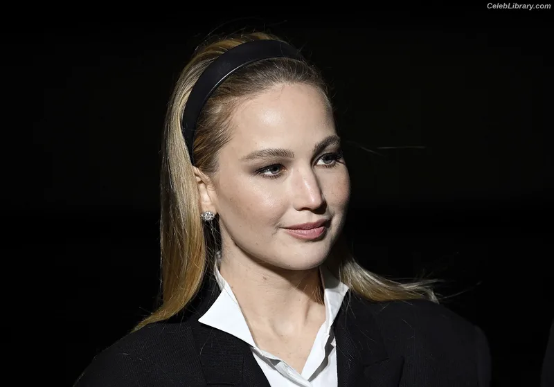 Jennifer Lawrence photo 20 of 1552