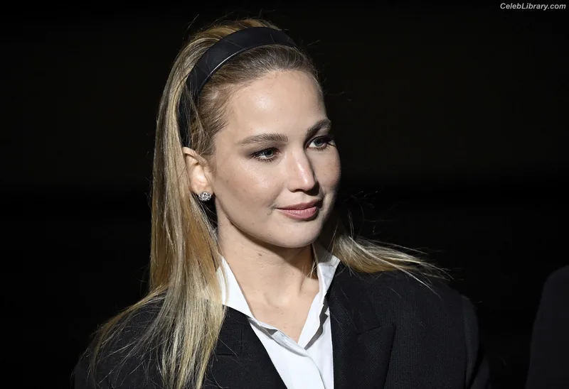 Jennifer Lawrence photo 21 of 1552