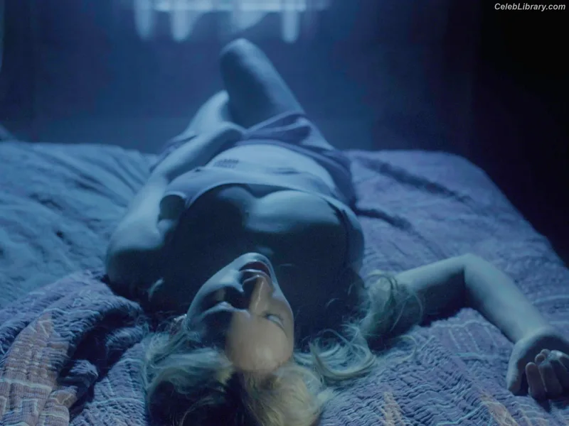 Jennifer Lawrence photo 12 of 1552