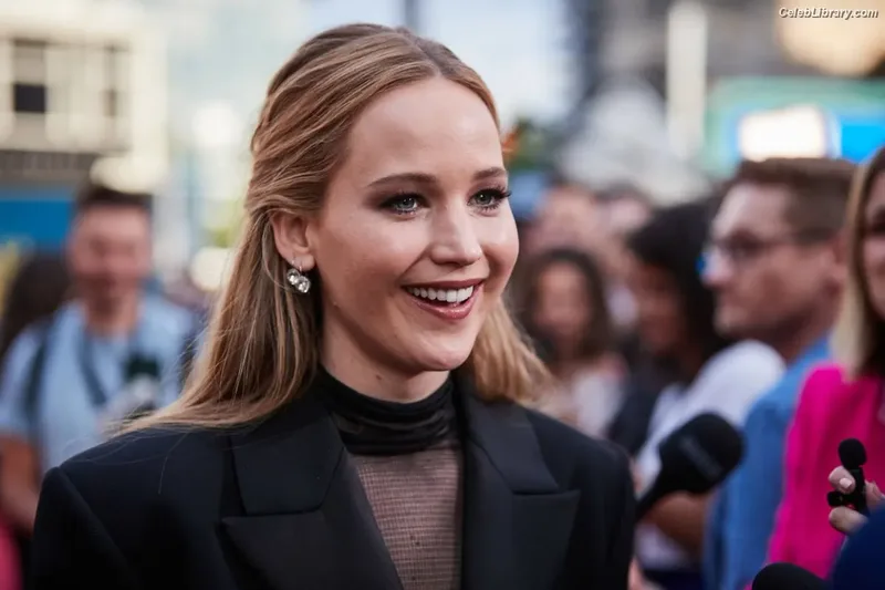 Jennifer Lawrence photo 10 of 1552