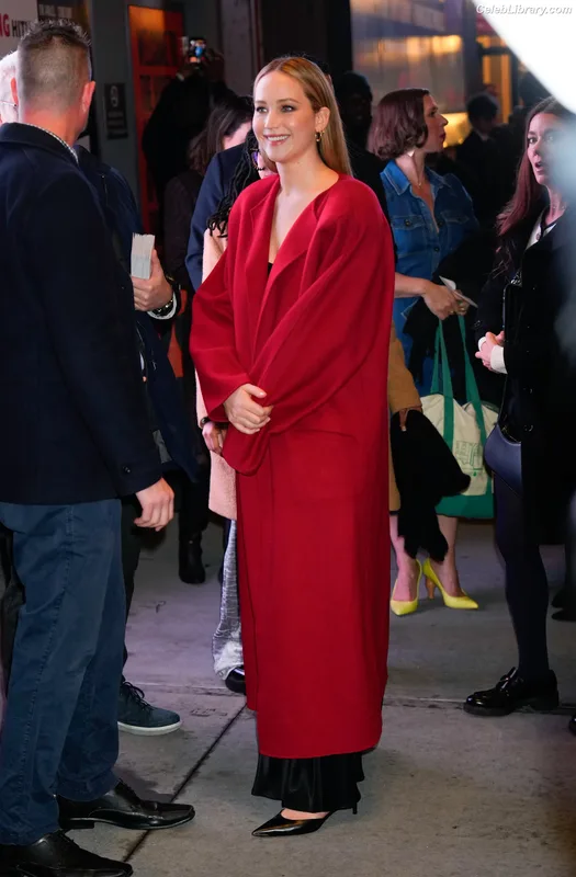 Jennifer Lawrence photo 24 of 1552