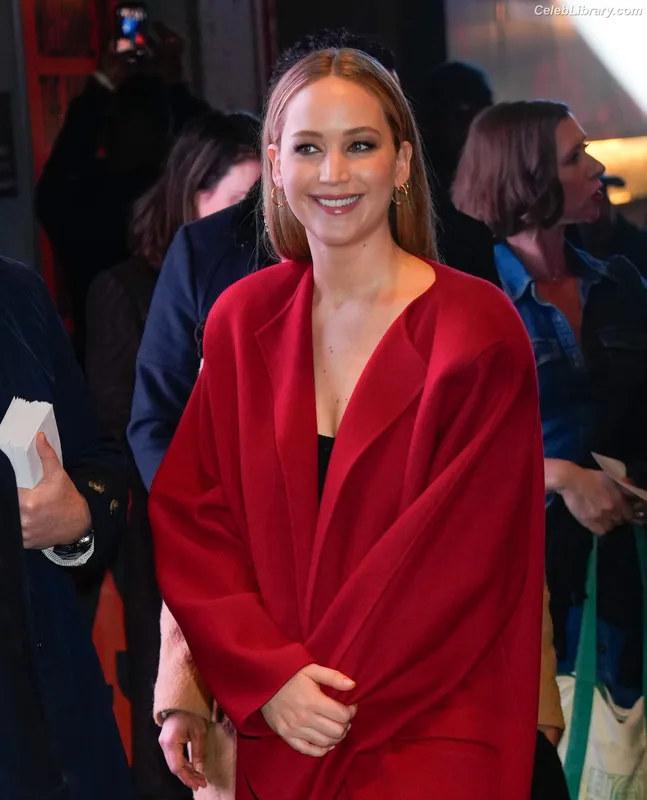 Jennifer Lawrence photo 1 of 1552