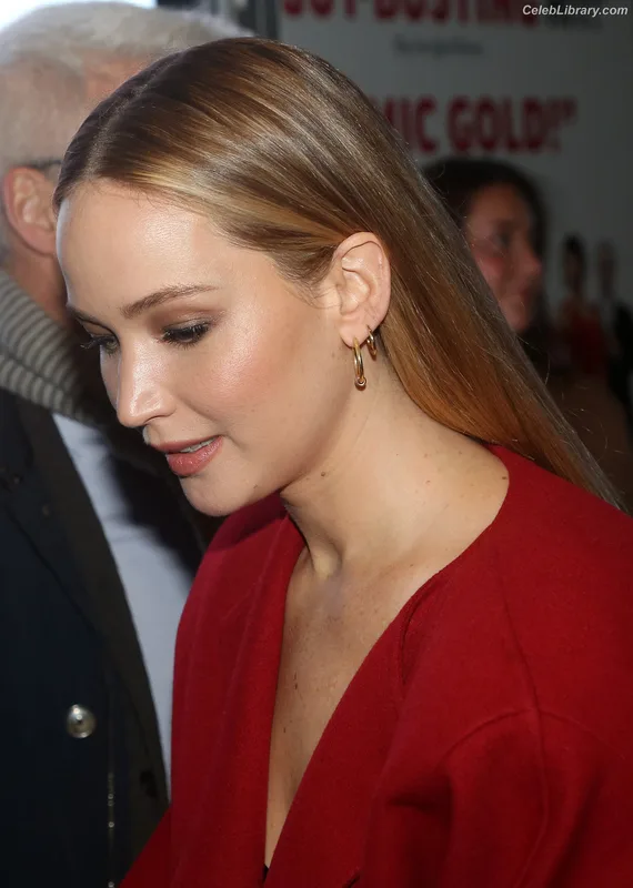Jennifer Lawrence photo 2 of 1552