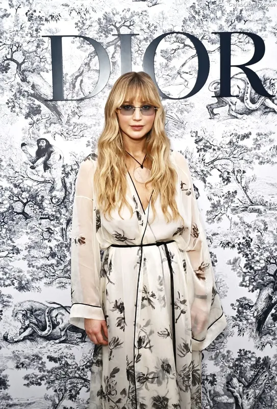 Jennifer Lawrence photo 7 of 1552