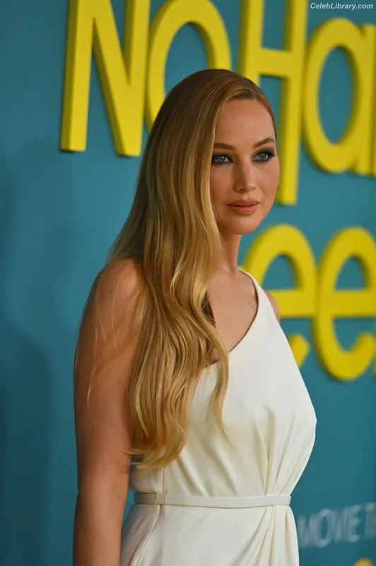 Jennifer Lawrence photo 20 of 1552