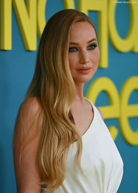 Jennifer Lawrence photo 11 of 1552