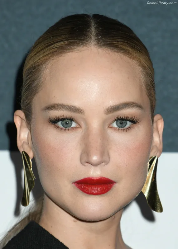 Jennifer Lawrence photo 7 of 1552
