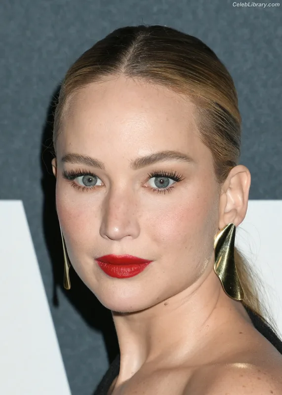 Jennifer Lawrence photo 8 of 1552