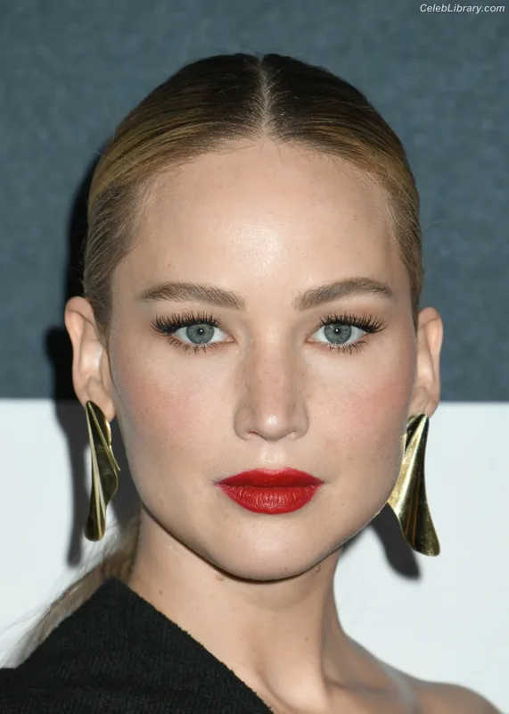 Jennifer Lawrence photo 10 of 1552