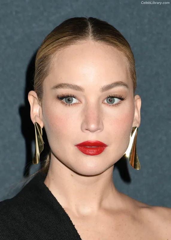 Jennifer Lawrence photo 12 of 1552