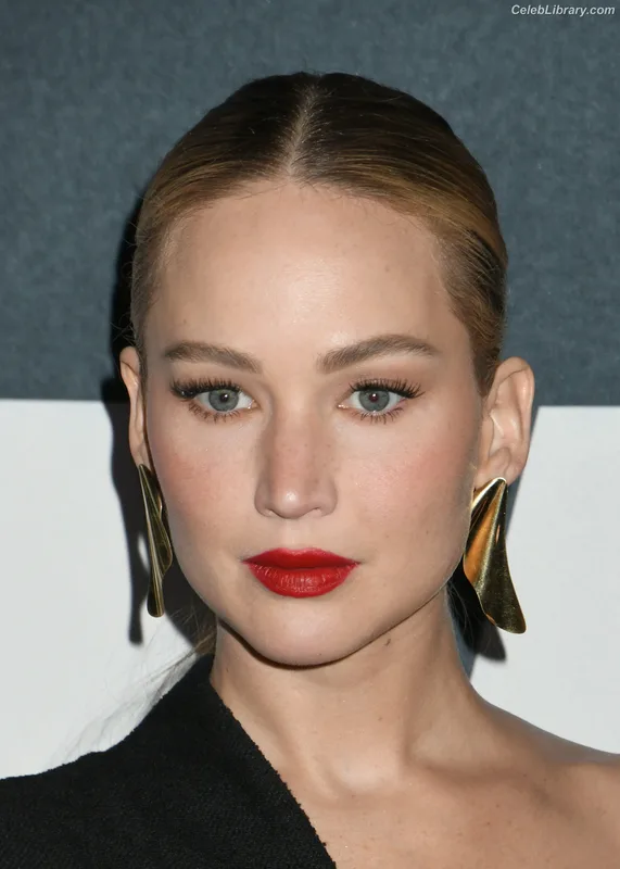 Jennifer Lawrence photo 13 of 1552