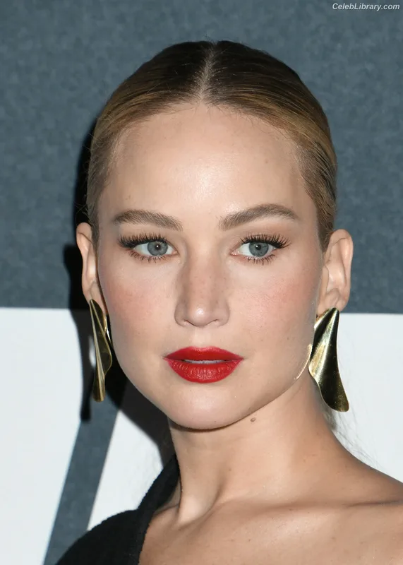 Jennifer Lawrence photo 14 of 1552