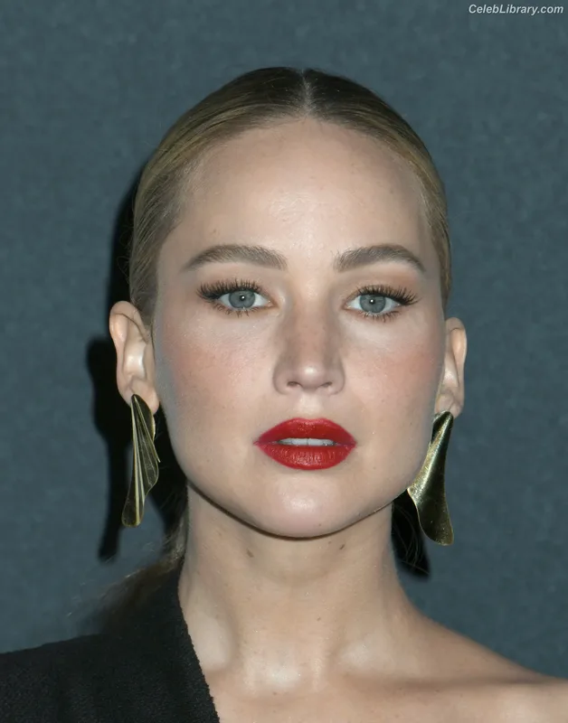 Jennifer Lawrence photo 16 of 1552