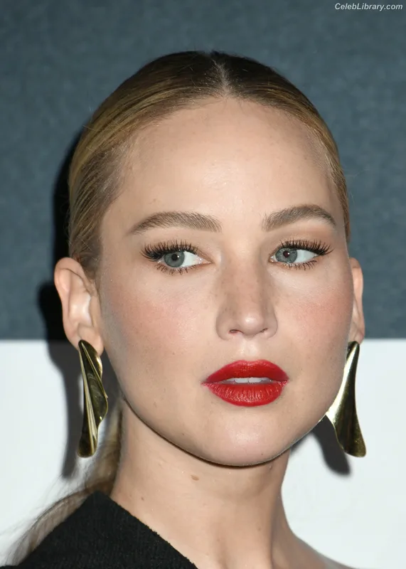 Jennifer Lawrence photo 17 of 1552