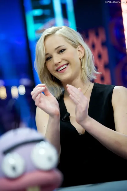 Jennifer Lawrence photo 23 of 1552