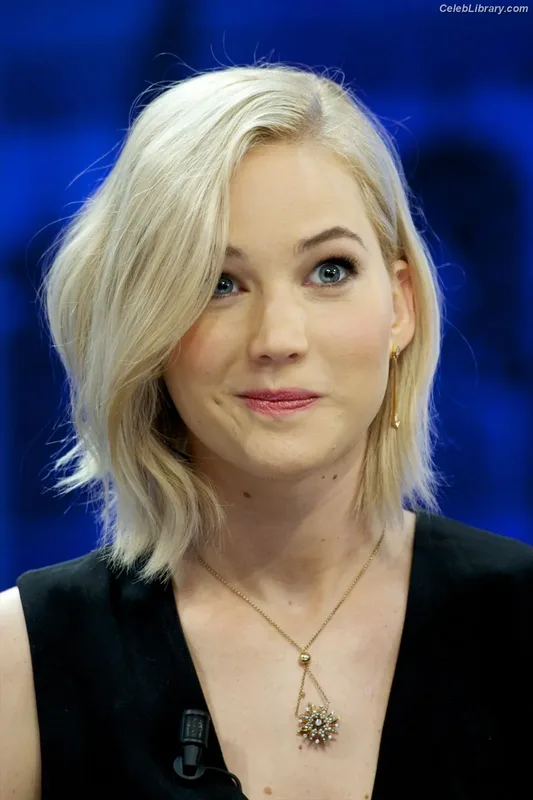 Jennifer Lawrence photo 1 of 1552