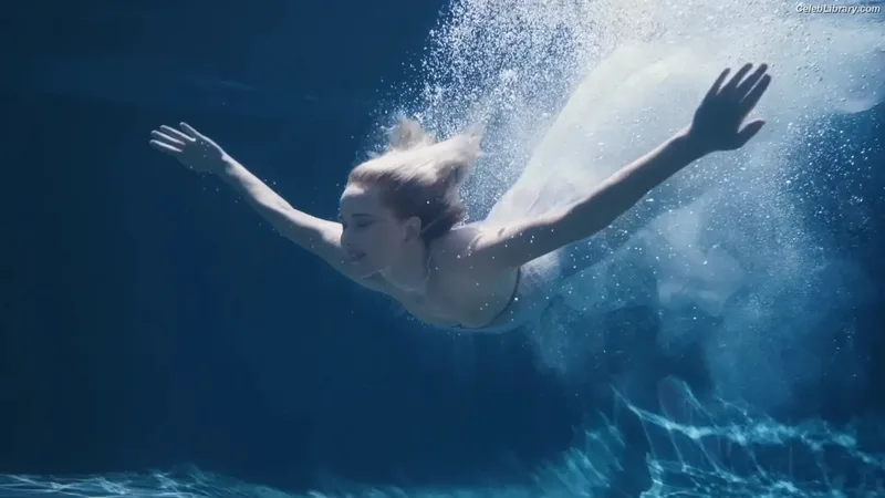 Jennifer Lawrence photo 6 of 1552