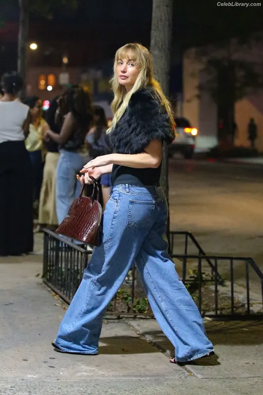 Jennifer Lawrence photo 19 of 1552