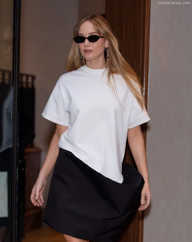 Jennifer Lawrence photo 10 of 1552