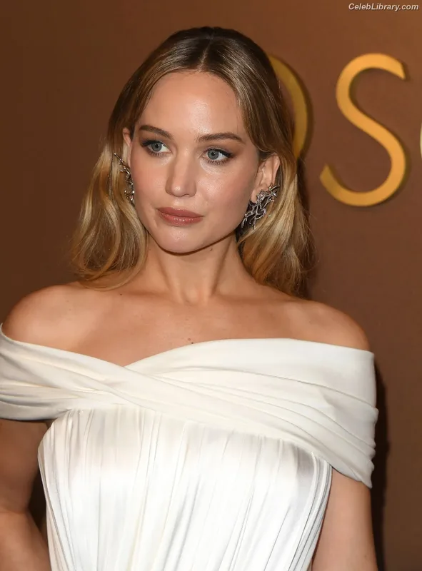 Jennifer Lawrence photo 20 of 1552