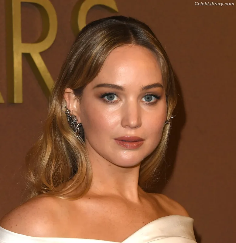 Jennifer Lawrence photo 5 of 1552