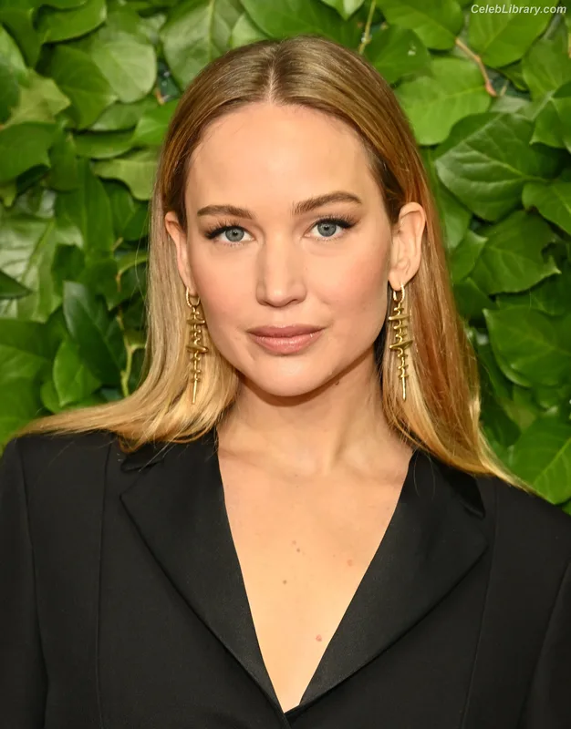 Jennifer Lawrence photo 24 of 1552