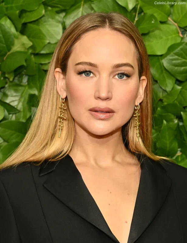 Jennifer Lawrence photo 1 of 1552