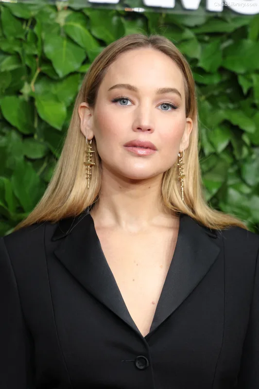 Jennifer Lawrence photo 2 of 1552