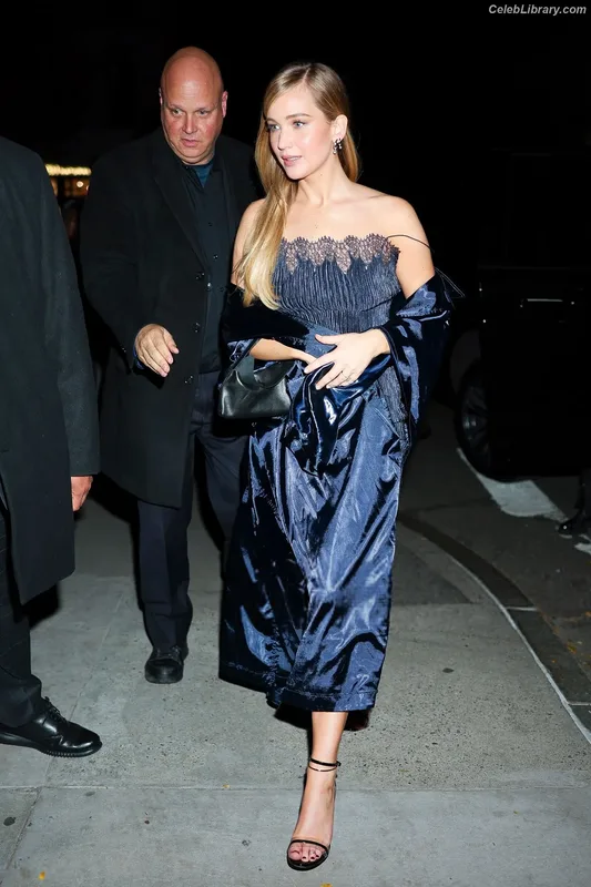 Jennifer Lawrence photo 23 of 1552