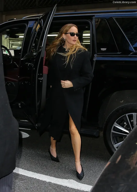 Jennifer Lawrence photo 10 of 1552